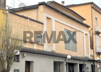 Edificio all\'aperto - Locale Commerciale Via Piave
5 D, Cosenza - foto 1