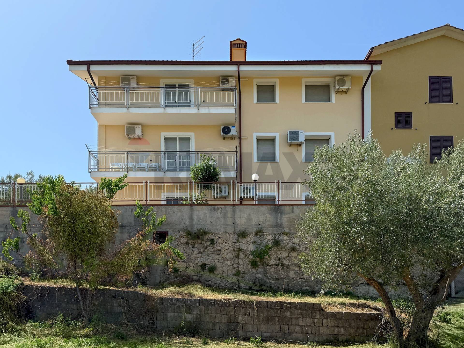 Edificio all\'aperto - Casa indipendente C/da Valli
snc, Cerisano - foto 2