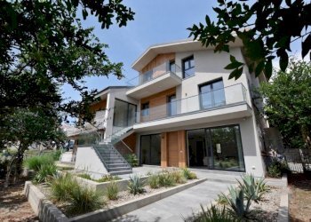 Facciata - Casa indipendente via delle Avagnine, 88, Mondovì - foto 2