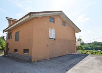 Facciata - Casa indipendente via delle Avagnine, 88, Mondovì - foto 46