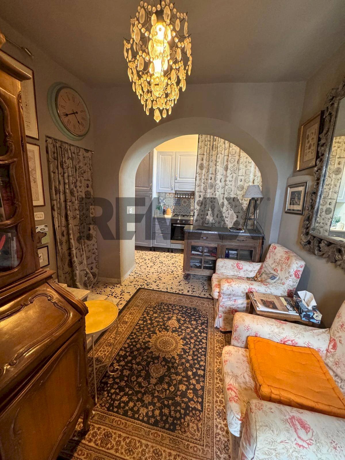 Soggiorno - Semi-detached house corso vittorio emanuele
 
142, Minturno - photo 1