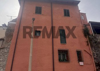 Edificio all\'aperto - Casa semi indipendente corso vittorio emanuele
142, Minturno - foto 2