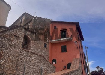 Edificio all\'aperto - Casa semi indipendente corso vittorio emanuele
142, Minturno - foto 4
