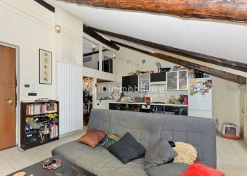 Salone - Bilocale via Carlo Goldoni, 3, Torino (zona Vanchiglia) - foto 4