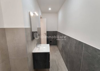 Bagno - Two-room apartment via Rivarossa, 28, Torino (neighborhood Barriera Milano) - photo 13