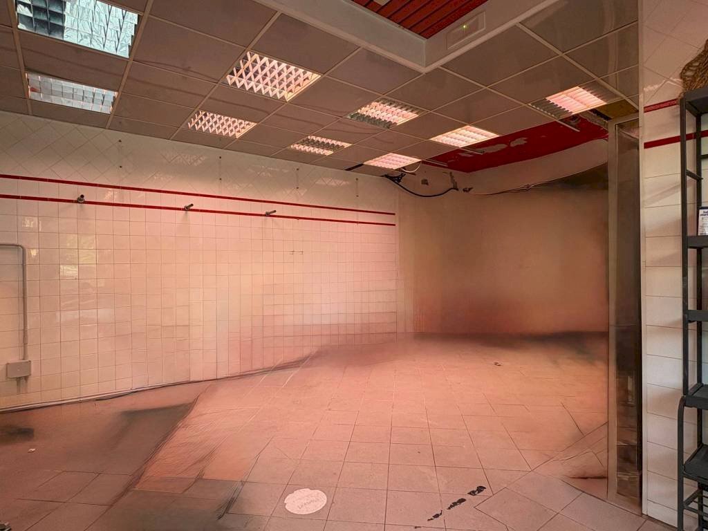 Interno non residenziale - Negozio via Anco Marzio, 48, Fara in Sabina - foto 3