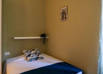 Camera da letto - Three-room apartment via Umberto Masotto, 29, Milano - photo 18