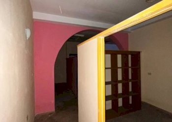 Interno palazzo - Negozio via Roviano, 57, Roma - foto 7