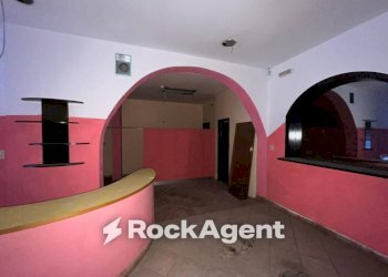 Interno non residenziale - Negozio via Roviano, 57, Roma - foto 9