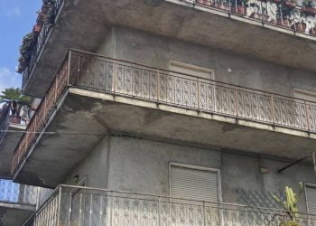 Facciata - Quadrilocale via Madamalena, Gioiosa Ionica - foto 1