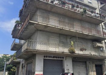 Facciata - Quadrilocale via Madamalena, Gioiosa Ionica - foto 2