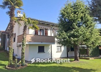 Facciata - Villa via Giovanni Pascoli, 2, Selvazzano Dentro - foto 2