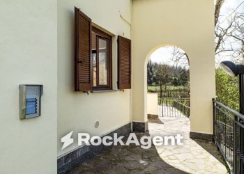 Cortile interno - Bilocale Frazione Camolino, Montesegale - foto 4