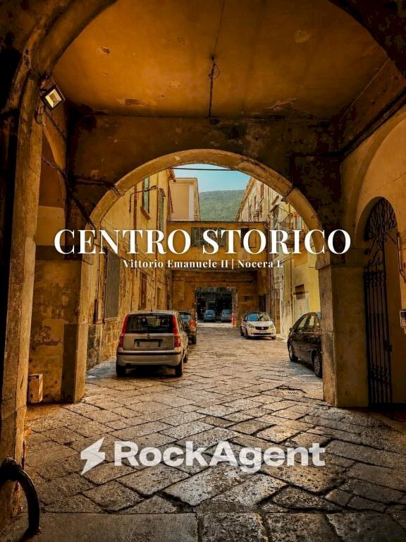 Zona - Trilocale corso Vittorio Emanuele II, 233, Nocera Inferiore - foto 1