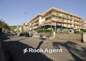 Zona - Trilocale via Santi Bonaccorsi, 6, Aci Catena - foto 1