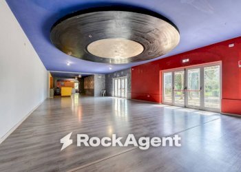 Interno non residenziale - Attività Commerciale via Senite, Scala - foto 4