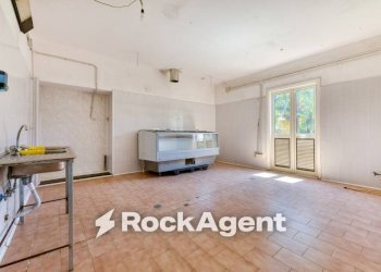 Interno non residenziale - Attività Commerciale via Senite, Scala - foto 30