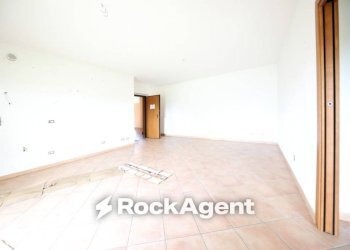 Cucina - Trilocale via Tortona, 84, Alessandria - foto 3