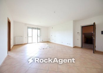Cucina - Trilocale via Tortona, 84, Alessandria - foto 4
