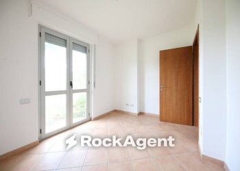 Camera da letto - Trilocale via Tortona, 84, Alessandria - foto 7