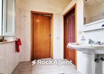 Bagno - Rustic Frazione Montale, 136, Arcevia - photo 20