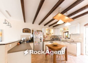 Cucina - Trilocale via Campenave, 76, Genova (zona Voltri) - foto 10