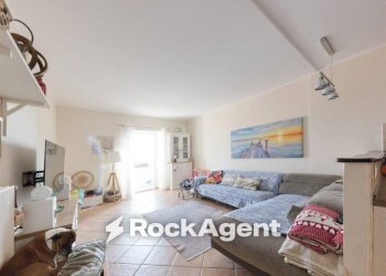 Salone - Three-room apartment via Campenave, 76, Genova (neighborhood Voltri) - photo 13