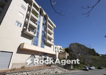 Facciata - Box viale dei Bizantini, 75, Catanzaro - foto 3