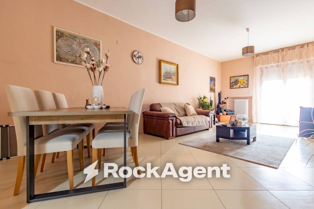 Salone - Four-room apartment via Sirleto, Catanzaro - photo 2
