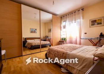 Camera da letto - Four-room apartment via Sirleto, Catanzaro - photo 19