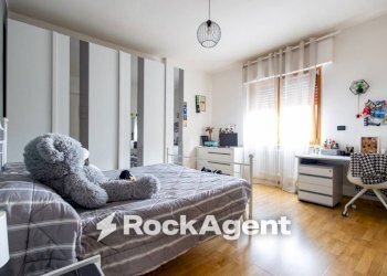 Camera da letto - Four-room apartment via Sirleto, Catanzaro - photo 25