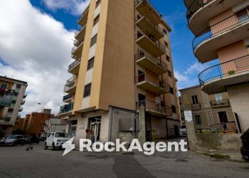 Facciata - Four-room apartment via Sirleto, Catanzaro - photo 40