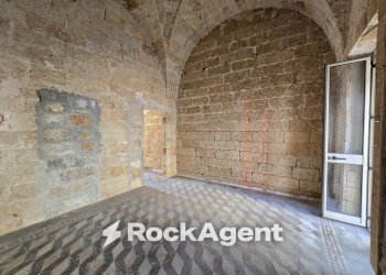 Camera da letto - Four-room apartment via F. Crispi 108, Taurisano - photo 4