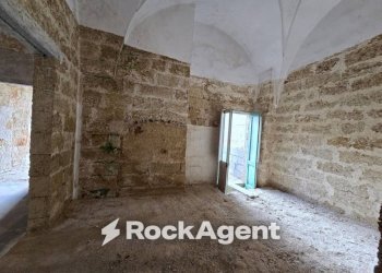 Stanza non arredata - Four-room apartment via F. Crispi 108, Taurisano - photo 6