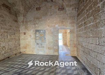 Stanza non arredata - Four-room apartment via F. Crispi 108, Taurisano - photo 12
