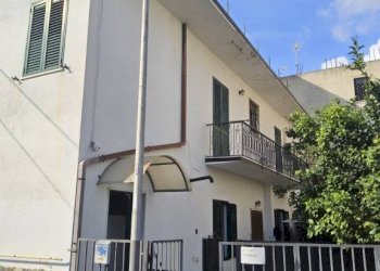 Facciata - Casa indipendente strada Torre Vecchia, Marina di Gioiosa Ionica - foto 1