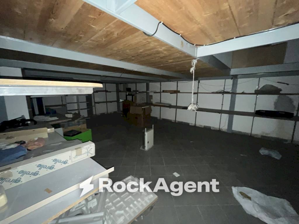 Magazzino - Negozio via Giacomo Giovanetti 64, Genova (zona Sampierdarena) - foto 3