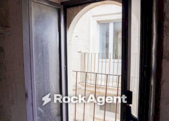 Balcone - Casa indipendente via Lelio Vincenti, Carpignano Salentino - foto 17