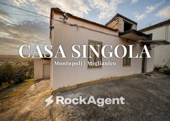 Cortile interno - Villa contrada Montupoli Foro, Miglianico - foto 1