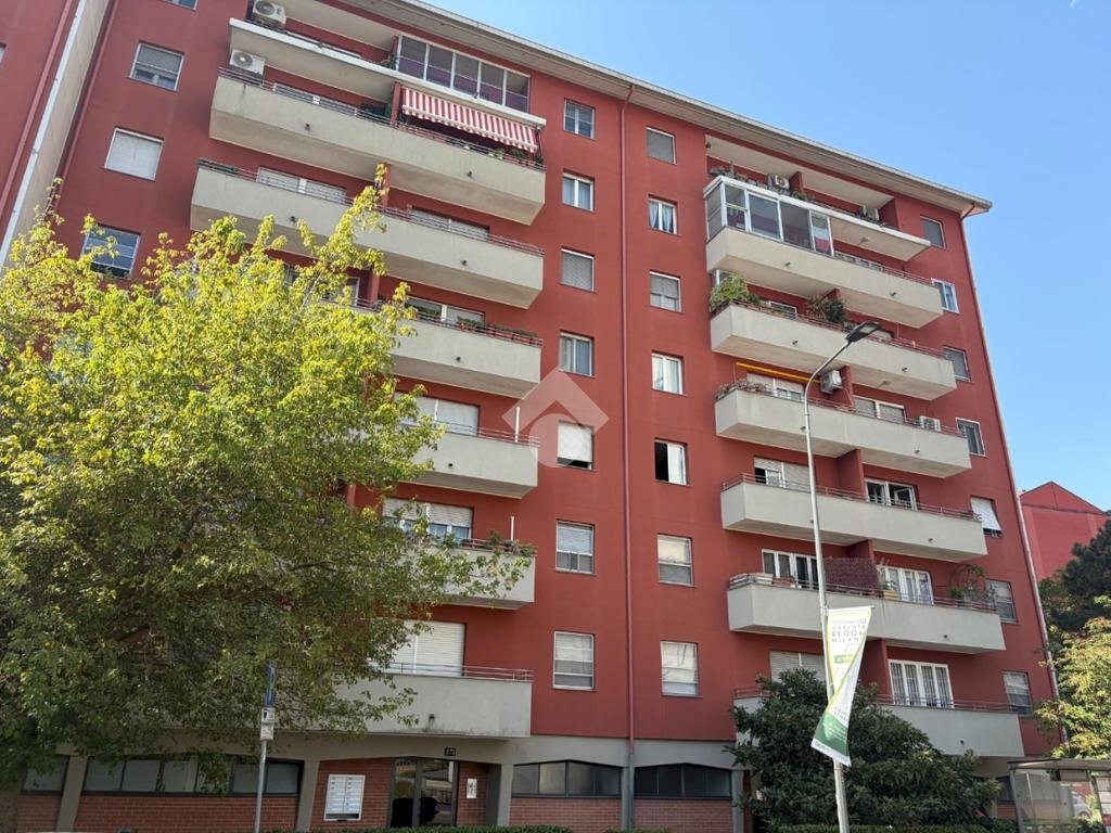 Three-room apartment Via Appennini, Milano (neighborhood Gallaratese) - photo 1