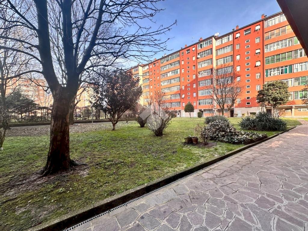 Three-room apartment Via Appennini, Milano (neighborhood Gallaratese) - photo 3