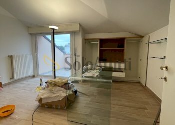 ZONA SOTTO TETTO CON BALCONE LOGGIATO - Three-room apartment Via Giovanni Pascoli, Santarcangelo di Romagna - photo 13