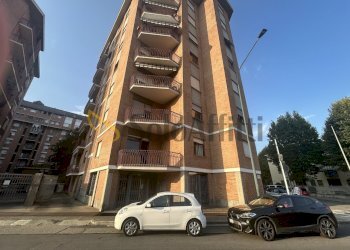 ESTERNO - Appartamento Via Gottardo 245, Torino (zona Regio Parco) - foto 1