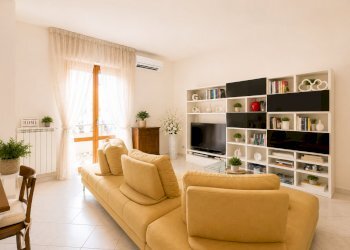 zona giorno - Apartment Follo - photo 1