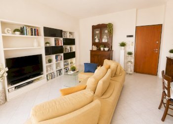 zona giorno - Apartment Follo - photo 2