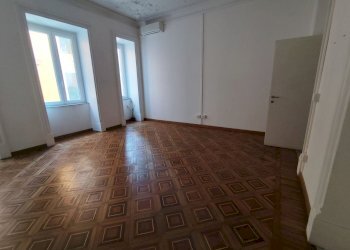 Office via Curtatone, Genova (neighborhood Castelletto) - photo 2
