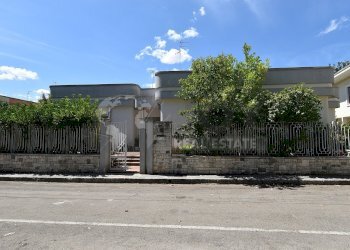 1 - Villa Via Torino 7, San Pietro in Lama - foto 1