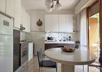cucina abitabile - Appartamento Via Vararo 18, Cittiglio - foto 5