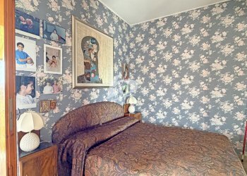 camera da letto - Appartamento Via Vararo 18, Cittiglio - foto 17