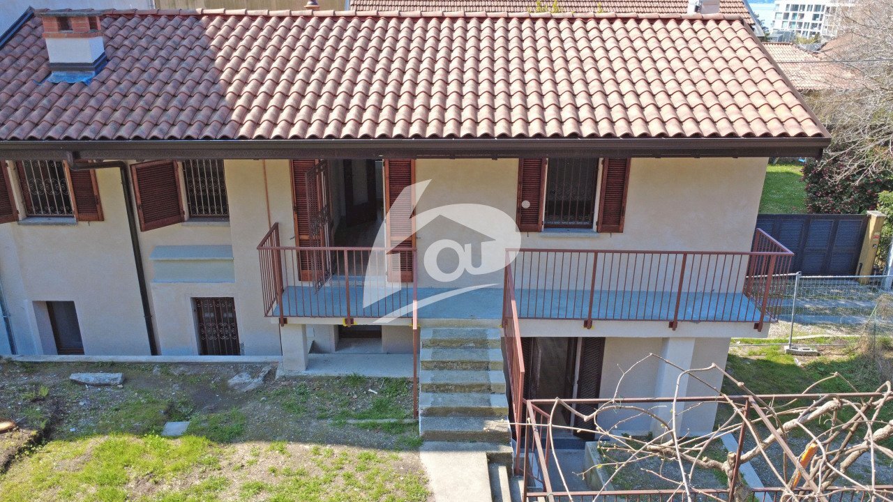 facciata interna - Portion of a house Via della Pergola 6, Laveno-Mombello - photo 1